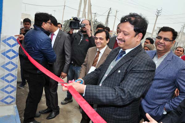 inauguration of e toilet at transport nagar by Executive Director PCRA13