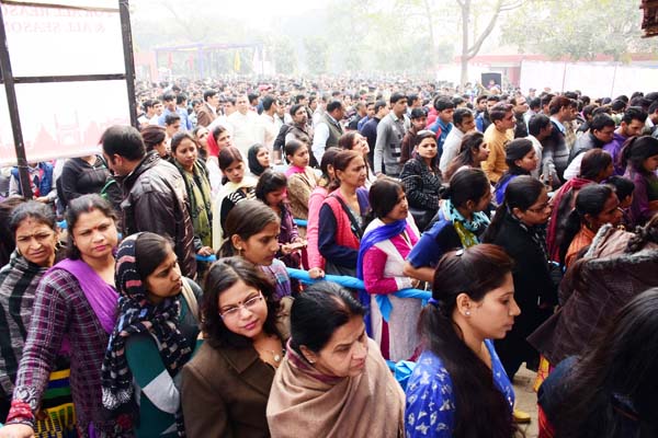 Crowds throng the Surajkund Mela on Sunday